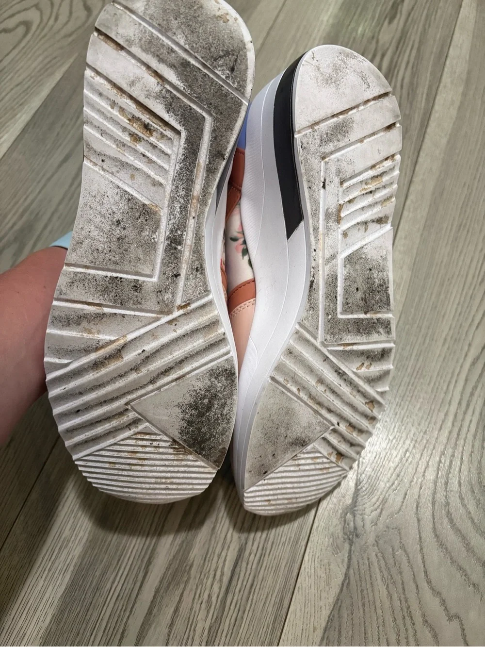 Guess Floral Sneakers Size 9